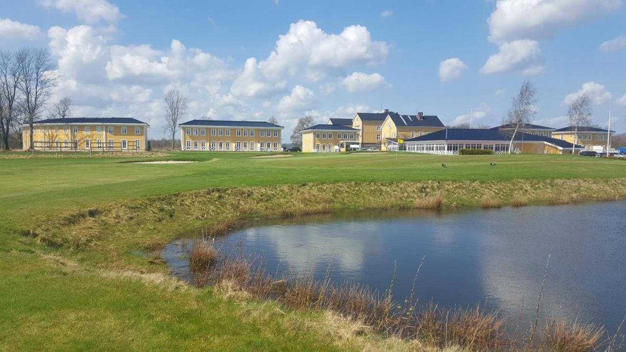 Melleruds Golfklubb Bed & Breakfast Экстерьер фото