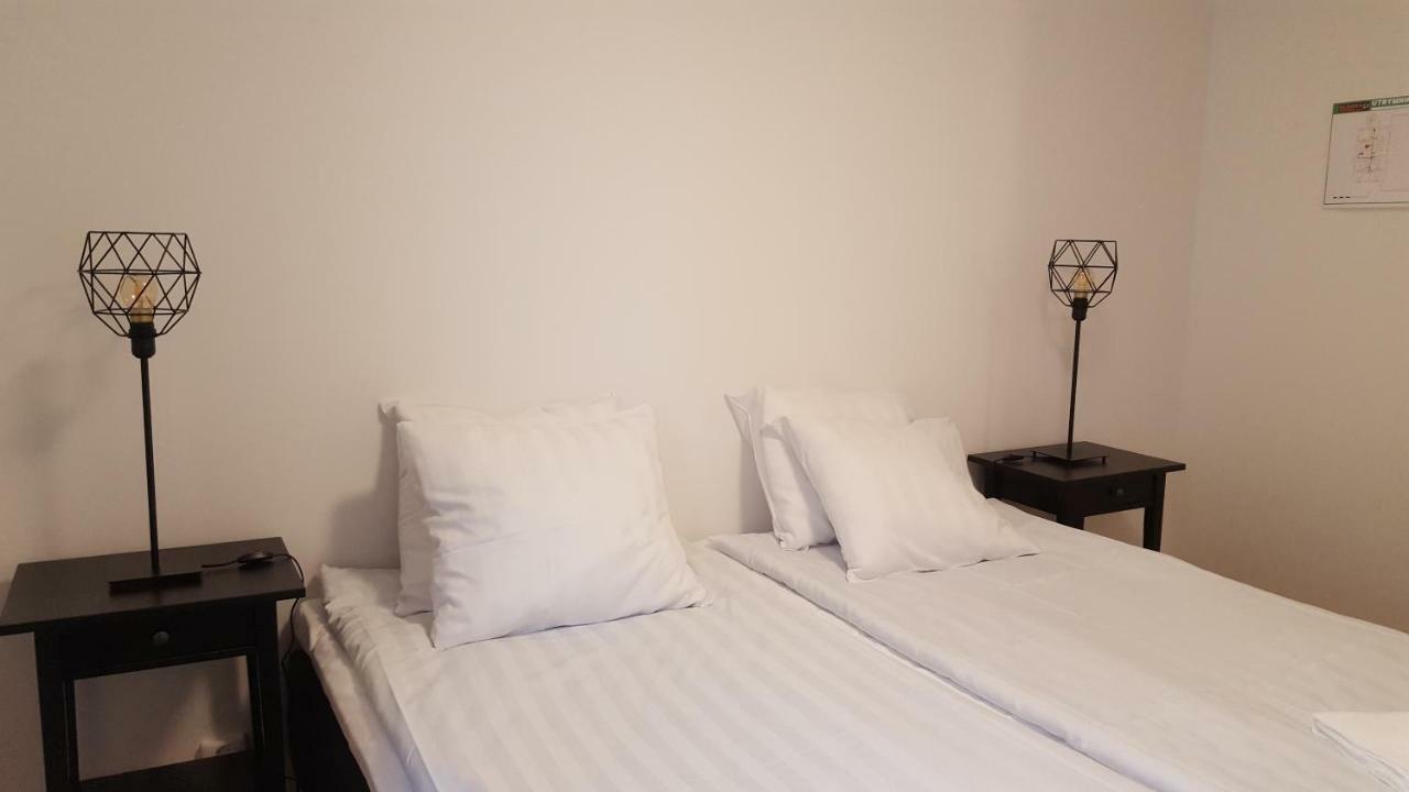 Melleruds Golfklubb Bed & Breakfast Экстерьер фото